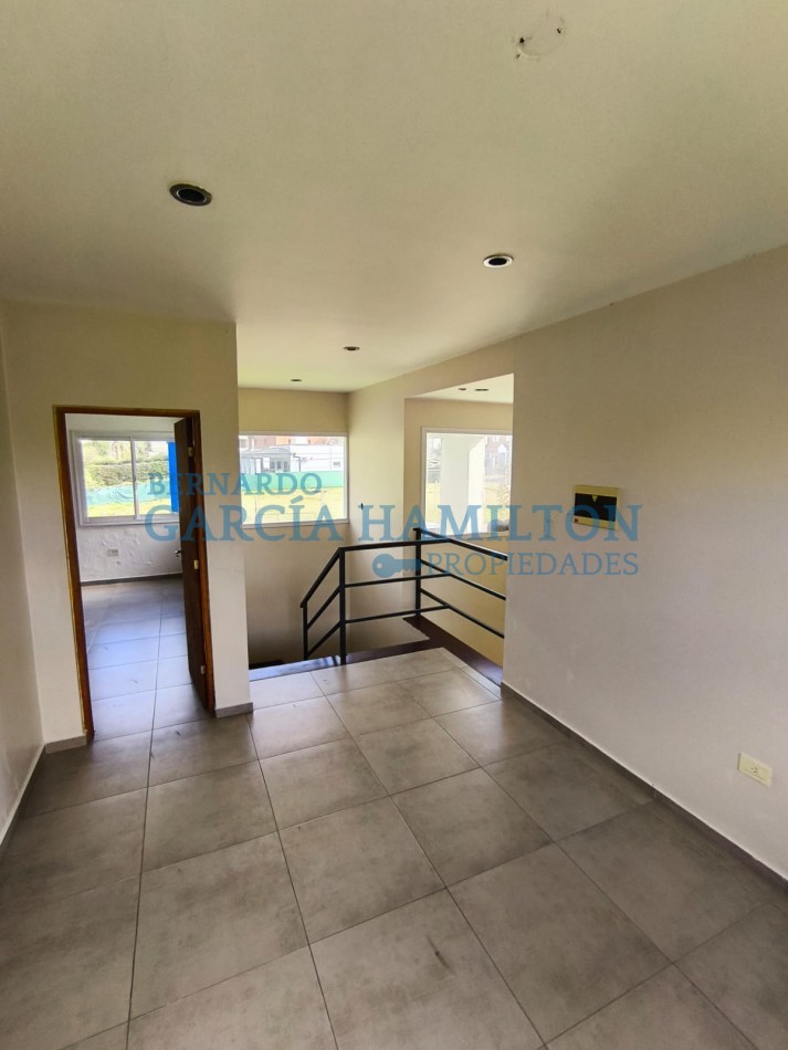 CASA EN VENTA A METROS DE AV PERON