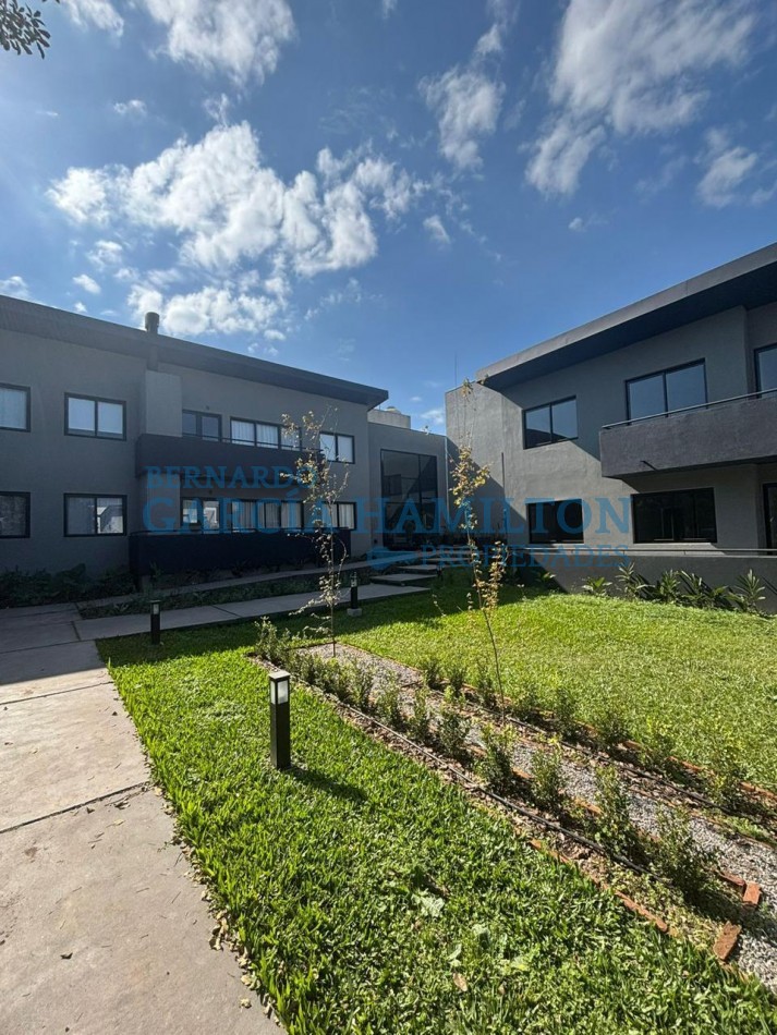 Yerba Buena, Departamento 2 dormitorio en venta en BARRIO PRIVADO PLAZA PERU.